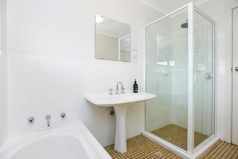 Red Door - eAccommodation 6