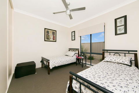 Gizmos Retreat - eAccommodation 6