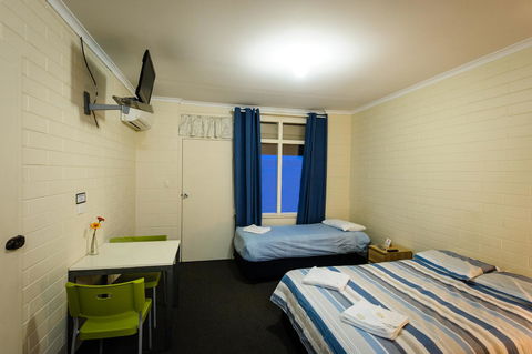 The Anglers Inn - eAccommodation 9