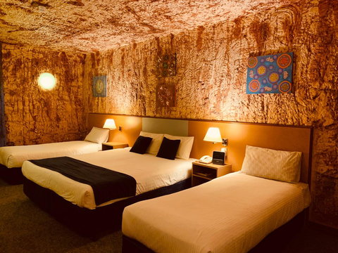 Desert Cave Hotel - eAccommodation 33