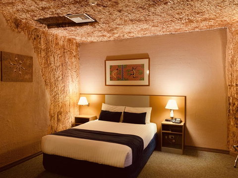 Desert Cave Hotel - eAccommodation 12