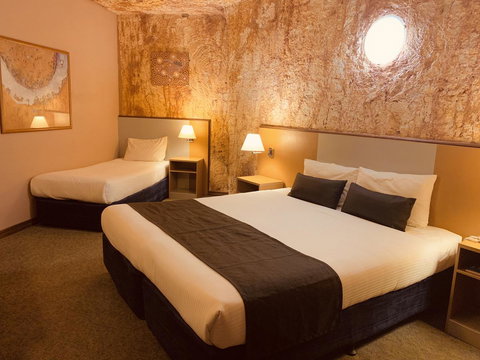 Desert Cave Hotel - eAccommodation 24