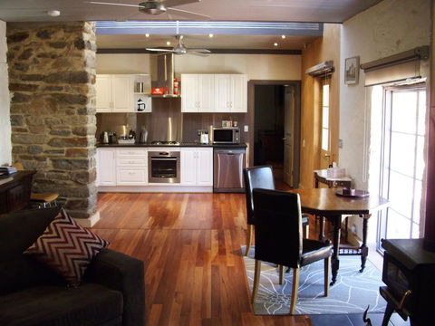 1860 Wine Country Cottages - eAccommodation 2
