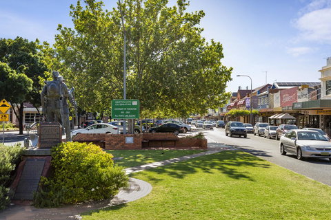 Quest Griffith - eAccommodation 15