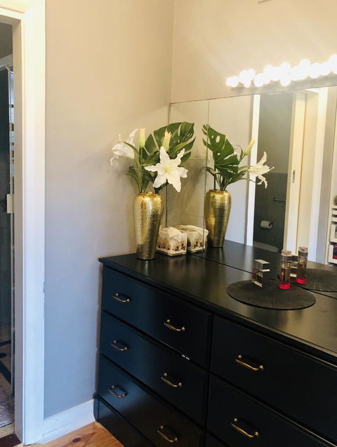 Stunning House With Beautiful Entertainment Area!! - eAccommodation 3