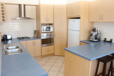 The Lighthouse - Beachfront Accommodation - eAccommodation 7