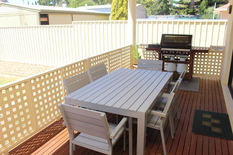 The Lighthouse - Beachfront Accommodation - eAccommodation 3
