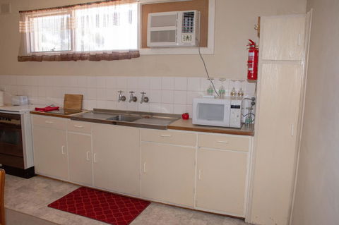 Kimba Units - eAccommodation 5