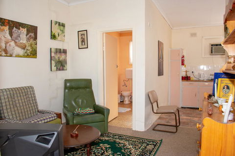 Kimba Units - eAccommodation 17