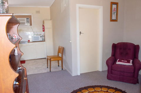 Kimba Units - eAccommodation 4