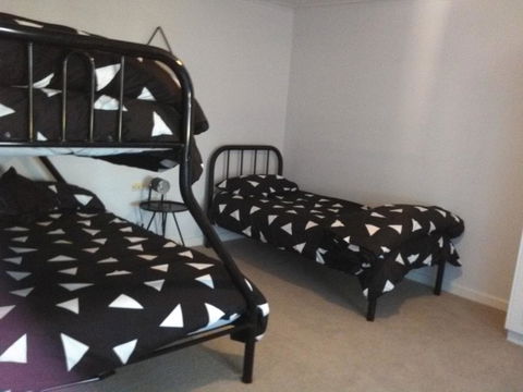 Hilltop Escape - eAccommodation 15