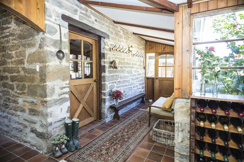 Grand Cru Estate Homestead - eAccommodation 14