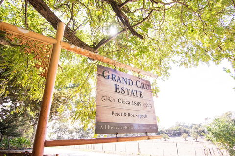Grand Cru Estate Homestead - eAccommodation 7