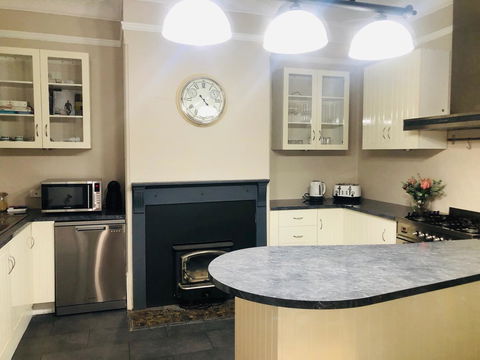 Belmore Cottage - eAccommodation 6