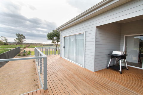 Wellington Lake Retreat - eAccommodation 9