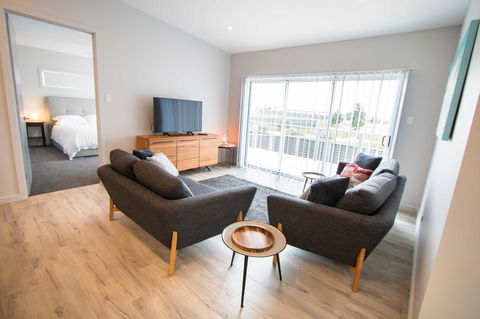 Wellington Lake Retreat - eAccommodation 4