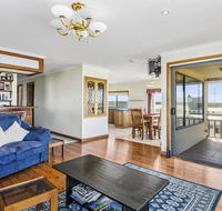 Rocks Retreat House with Sea Views - eAccommodation