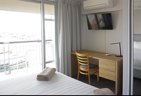 Oceanside 23 - eAccommodation 10