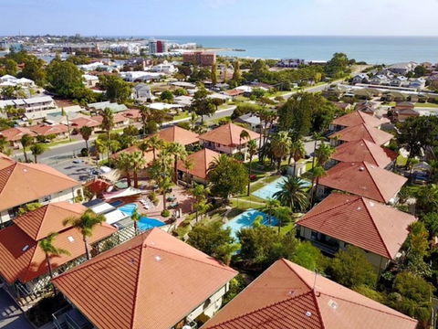 Mandurah Family Resort - eAccommodation 0