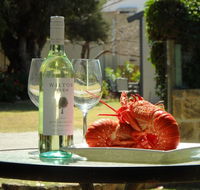 Lazy Lobster Holiday Units  Chalets - eAccommodation