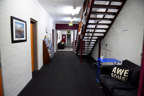 The Emperors Crown Hostel - eAccommodation 22