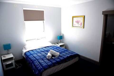 The Emperors Crown Hostel - eAccommodation 29