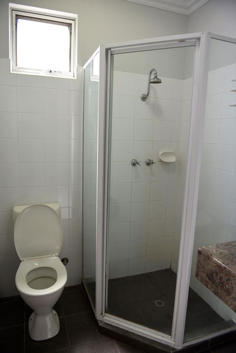 The Emperors Crown Hostel - eAccommodation 31