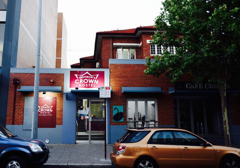 The Emperors Crown Hostel - eAccommodation 0