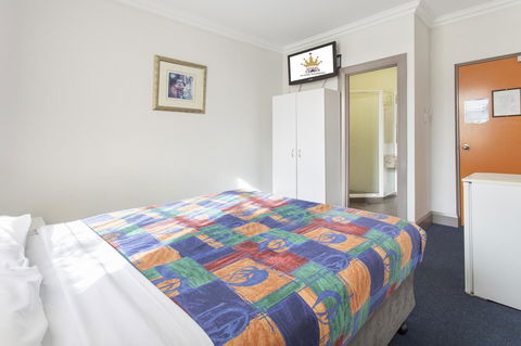 The Emperors Crown Hostel - eAccommodation 23