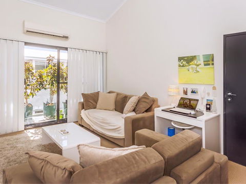 Home Apartment - Perth City Centre - Free WiFi - eAccommodation 0