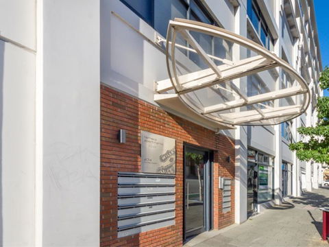 Home Apartment - Perth City Centre - Free WiFi - eAccommodation 4