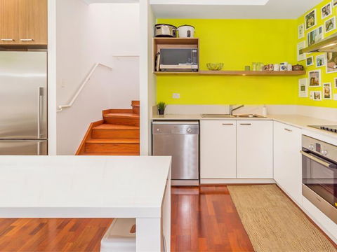 Home Apartment - Perth City Centre - Free WiFi - eAccommodation 9