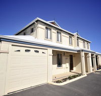 Palm Beach Manor - eAccommodation