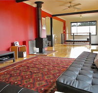 Pendeli Beach House - eAccommodation