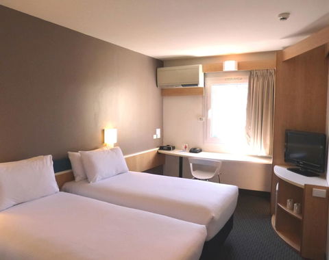 Ibis Thornleigh - eAccommodation 24