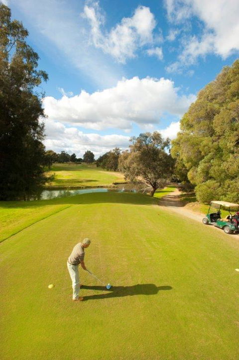 Comfort Suites Clubarham Golf Resort - eAccommodation 1