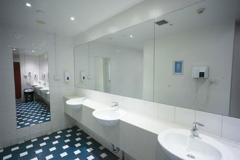 YHA Sydney Central - eAccommodation 11