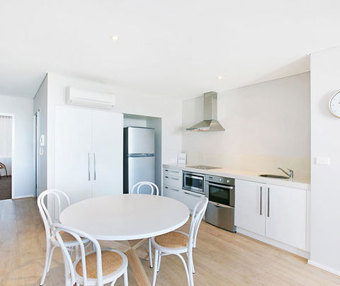 Oaks Nelson Bay Lure Suites - eAccommodation 1