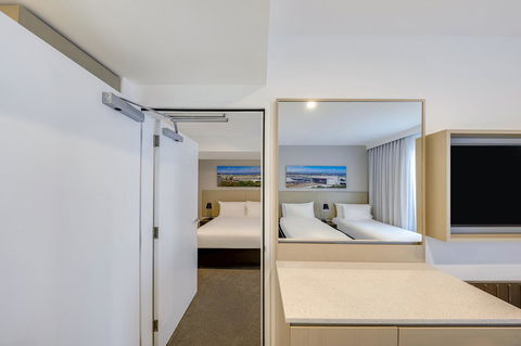 Travelodge Hotel Sydney Airport - eAccommodation 2