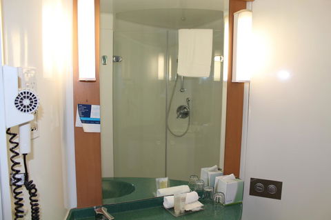 Ibis Newcastle - eAccommodation 11