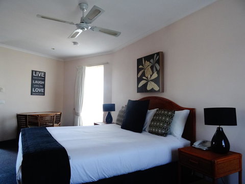 Sapphire Waters Motor Inn - eAccommodation 27