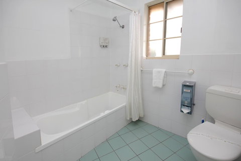 Sapphire Waters Motor Inn - eAccommodation 18