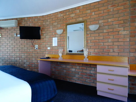 Sapphire Waters Motor Inn - eAccommodation 10