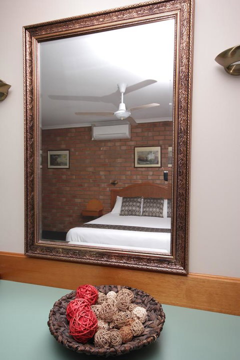 Sapphire Waters Motor Inn - eAccommodation 15