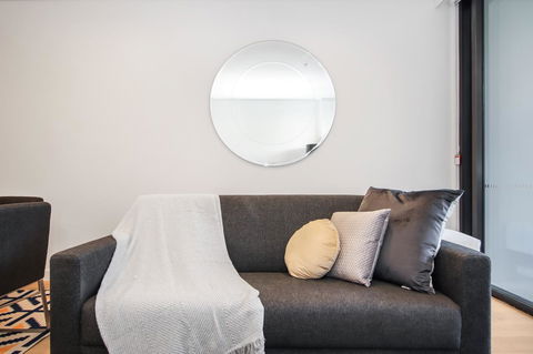 DD Apartments At International Convention Centre - eAccommodation 21