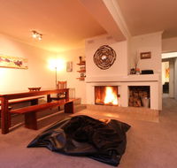 Full Circle Apartments - eAccommodation