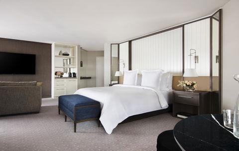 Four Seasons Hotel Sydney - eAccommodation 2