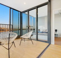 Brand New 3 Bedrooms Apt with Waterfront View - eAccommodation