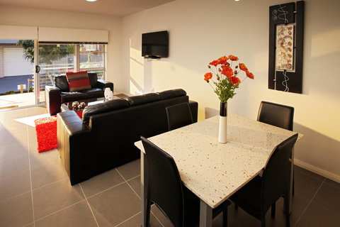 Charlestown Executive Apartments - eAccommodation 24