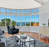 Huge Harbour View Apartment In Historic Home - eAccommodation